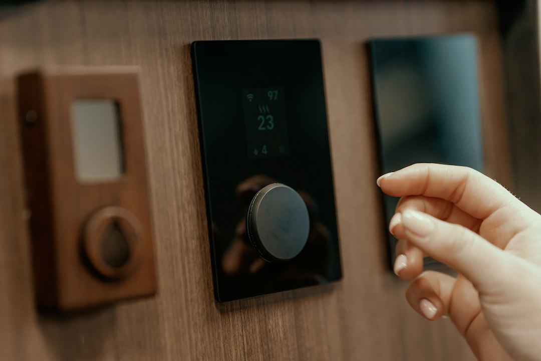 Visual illustration for calibrate refrigerator thermostat